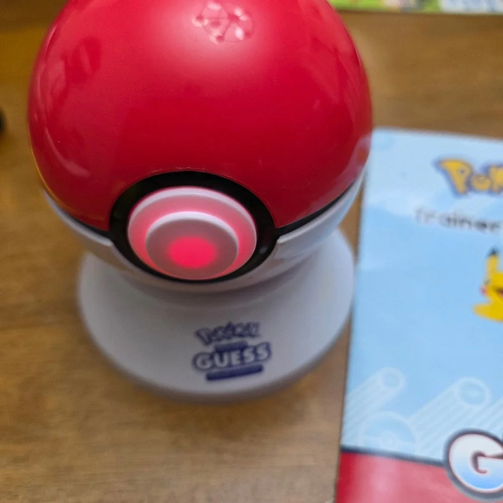 Pokemon Trainer Guess‎ Kanto Edition Electronic Game with Field Guide
